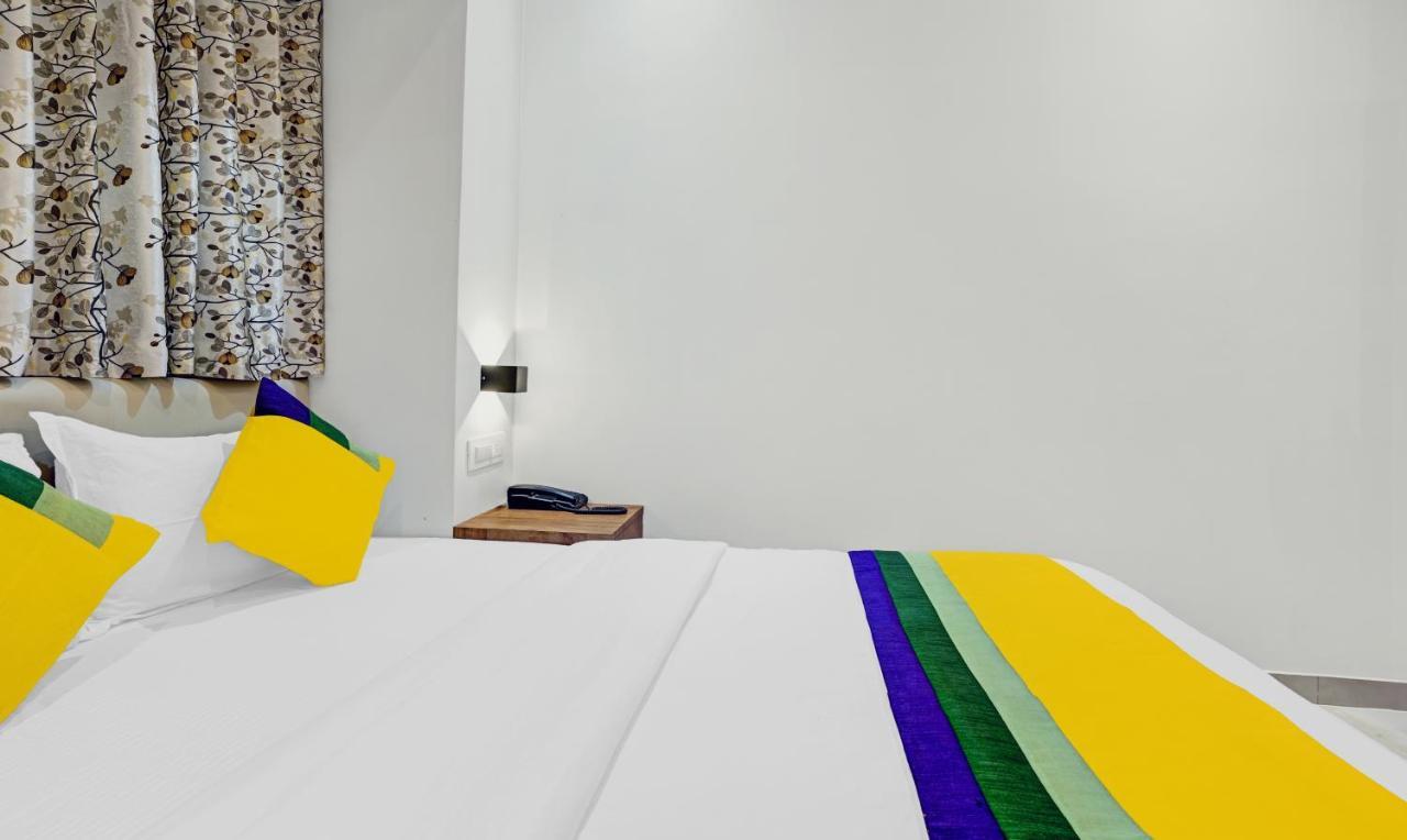 Itsy Hotels Heraa International ムンバイ エクステリア 写真